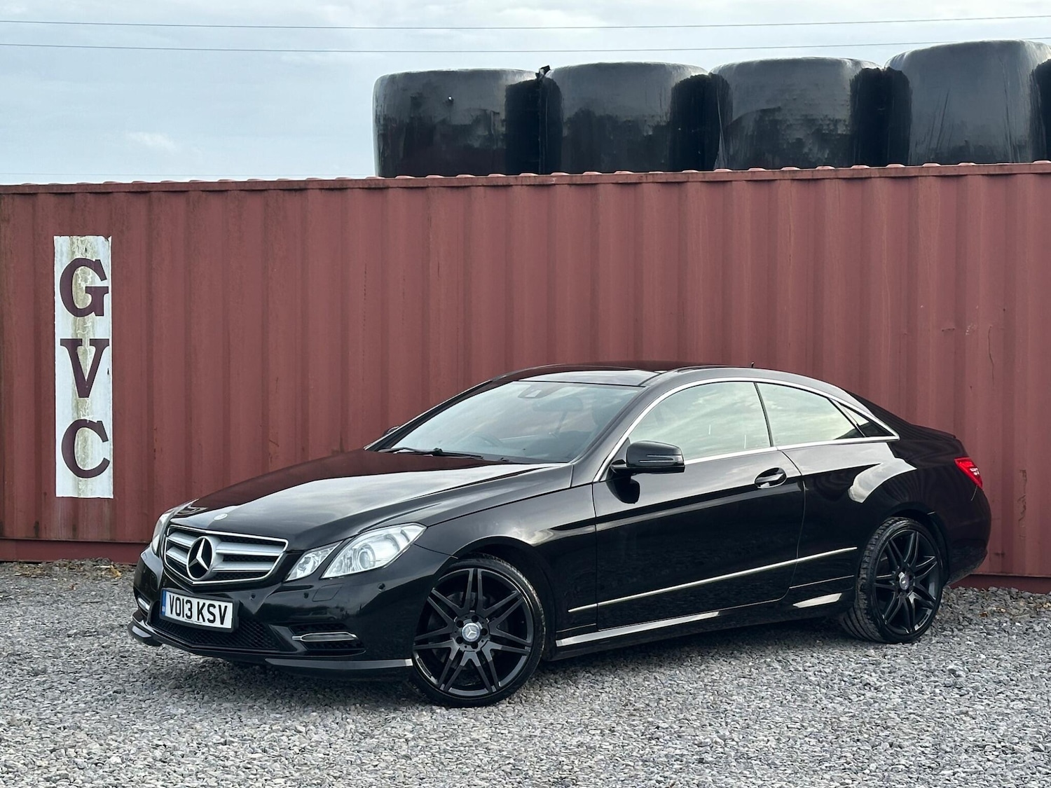 Used Mercedes-Benz E Class 2013 for sale - 76936569: Photo 3