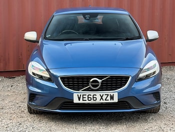 Used Volvo V40 2016 for sale - 79509447: Photo