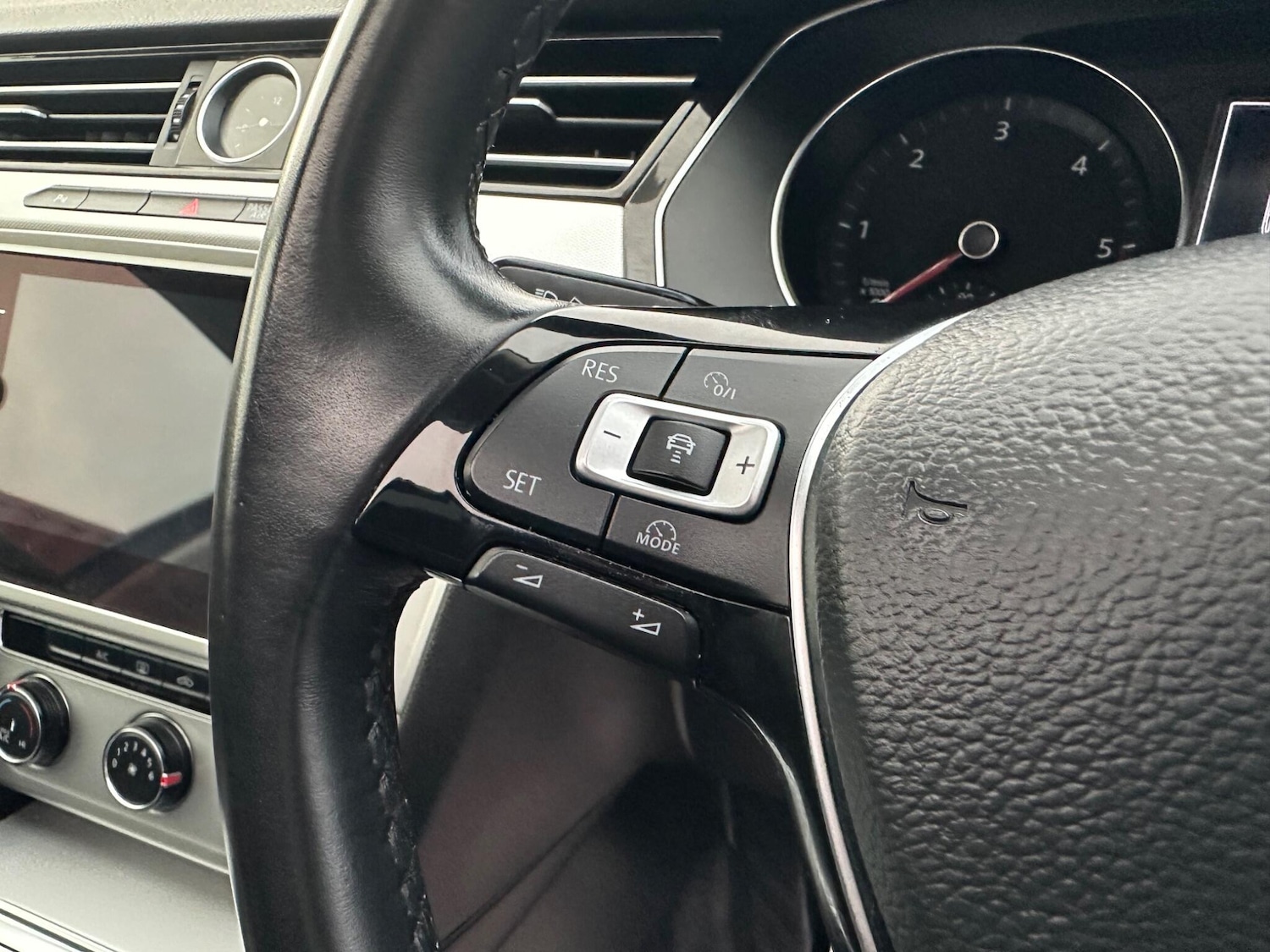 Used Volkswagen Passat for sale - 76701047: Photo 56