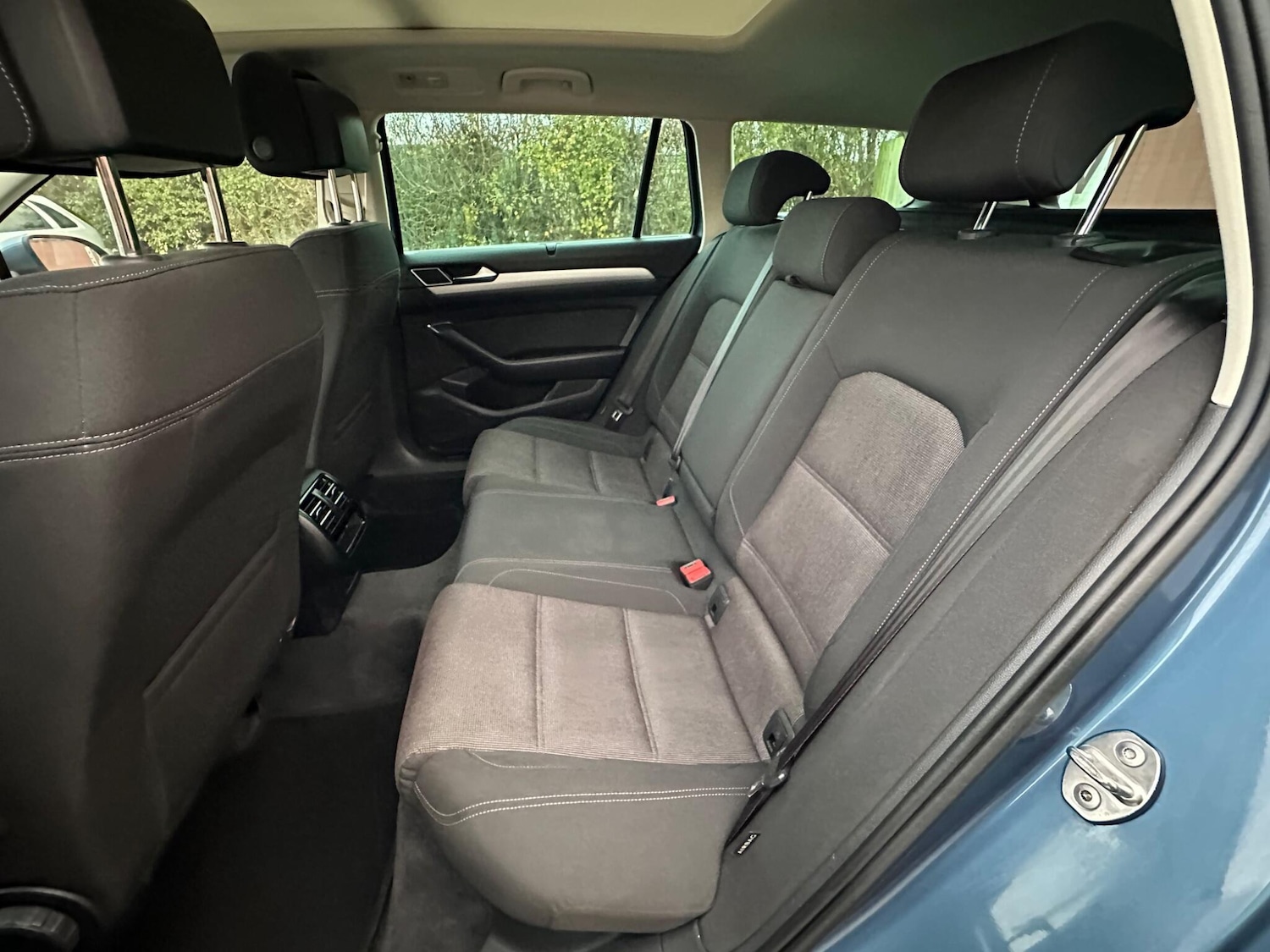 Used Volkswagen Passat for sale - 76701047: Photo 76