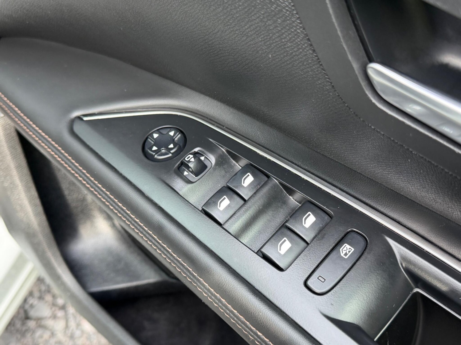 Used Peugeot 5008 2017 for sale - 78204614: Photo 39