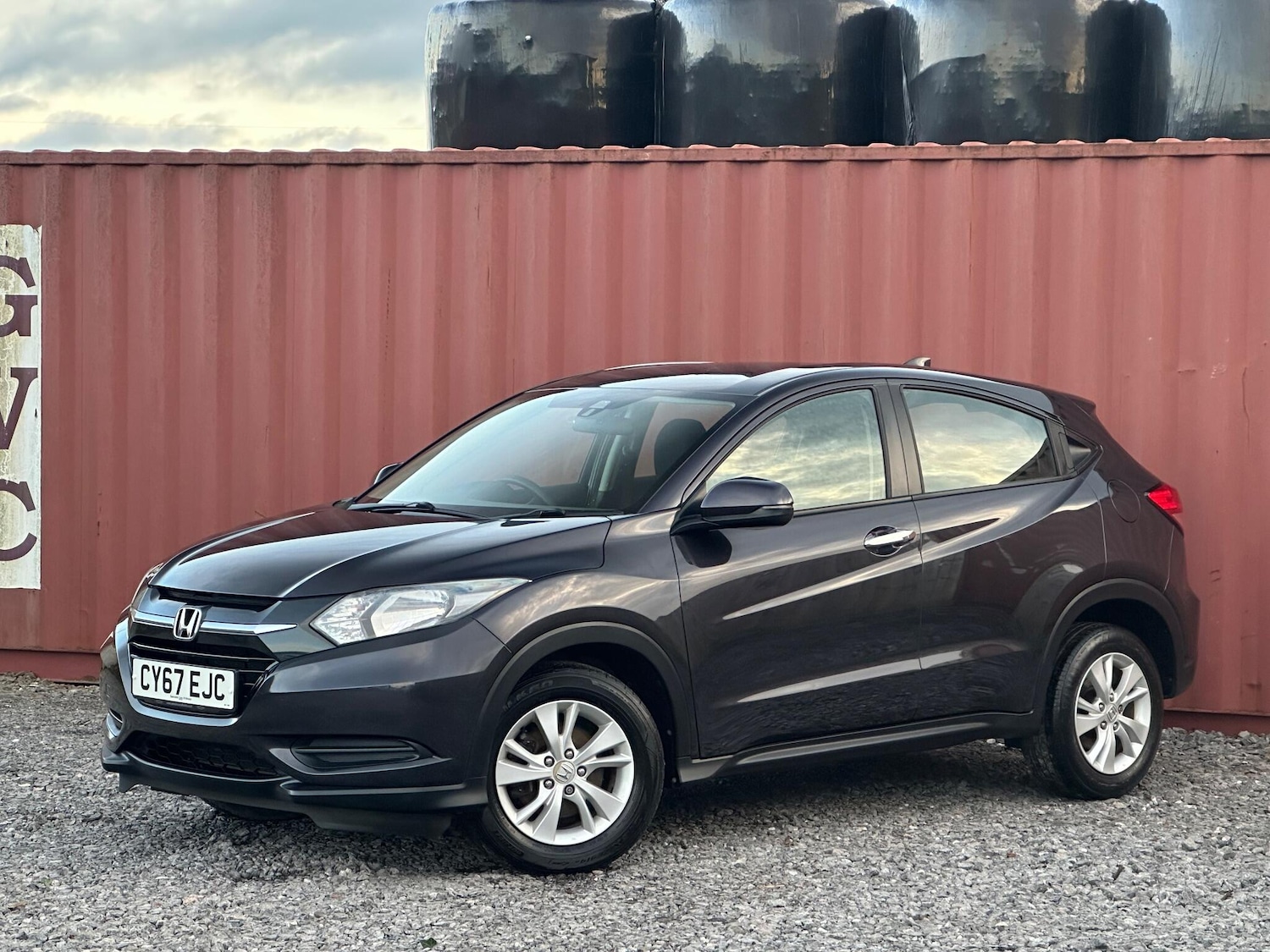 Used Honda HR-V 2017 for sale - 77156782: Photo 2