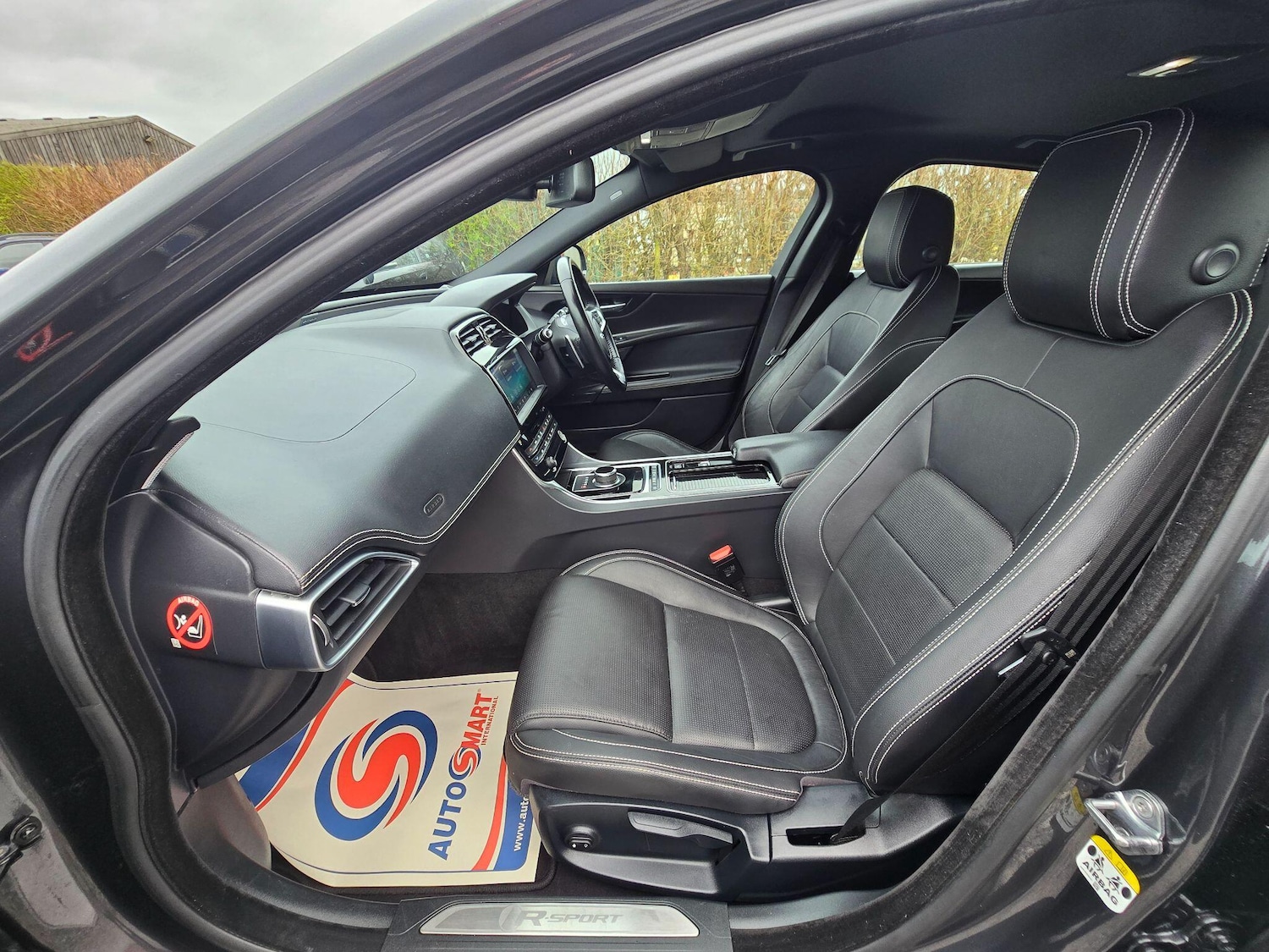 Used Jaguar XE for sale - 77784407: Photo 64