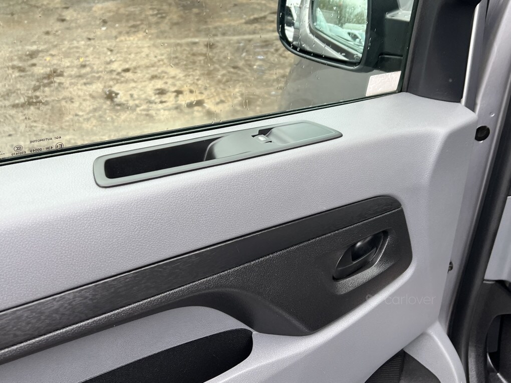 Used Vauxhall Vivaro for sale - 77766207: Photo 16