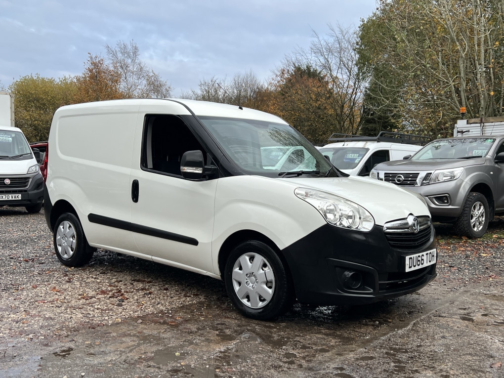 Used Vauxhall Combo 2017 for sale - 76497094: Photo 1