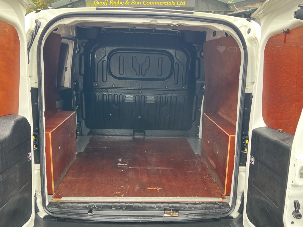 Used Vauxhall Combo 2017 for sale - 76497094: Photo 7