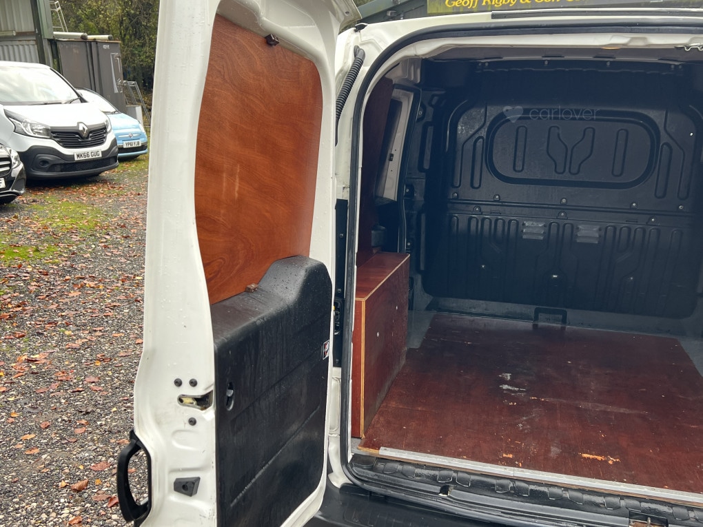 Used Vauxhall Combo 2017 for sale - 76497094: Photo 8