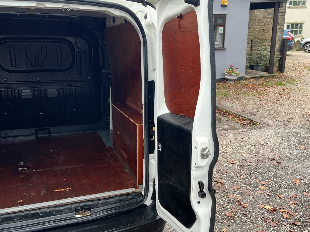 Used Vauxhall Combo 2017 for sale - 76497094: Photo 9