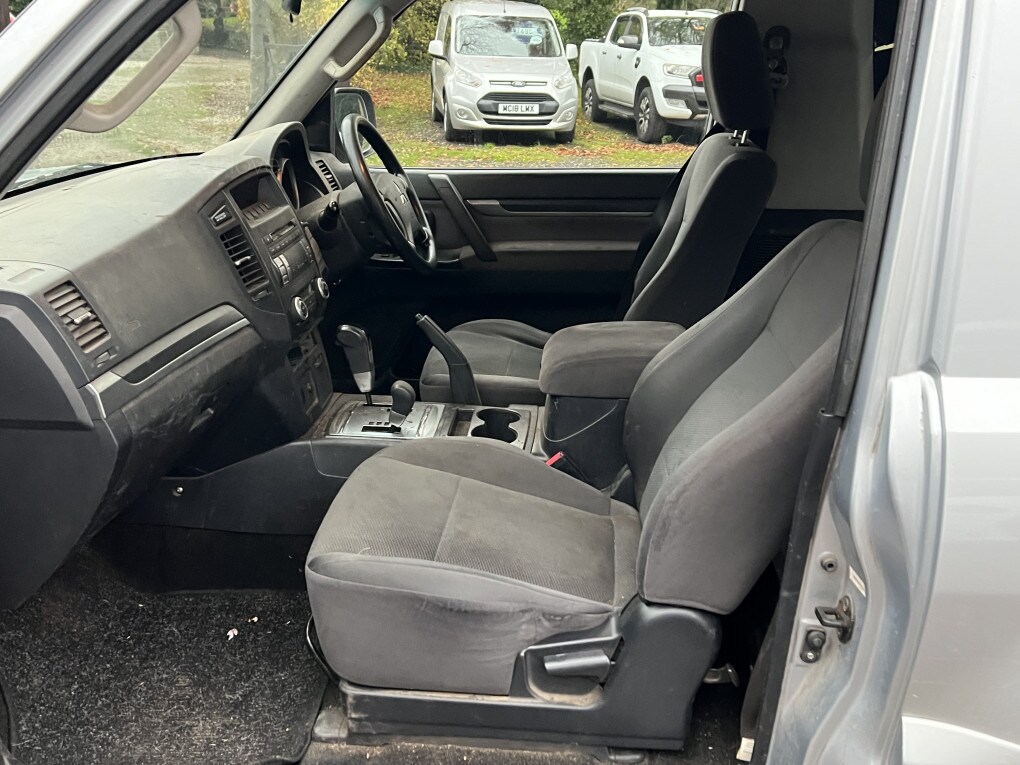 Used Mitsubishi Shogun 2010 for sale - 76497095: Photo 6