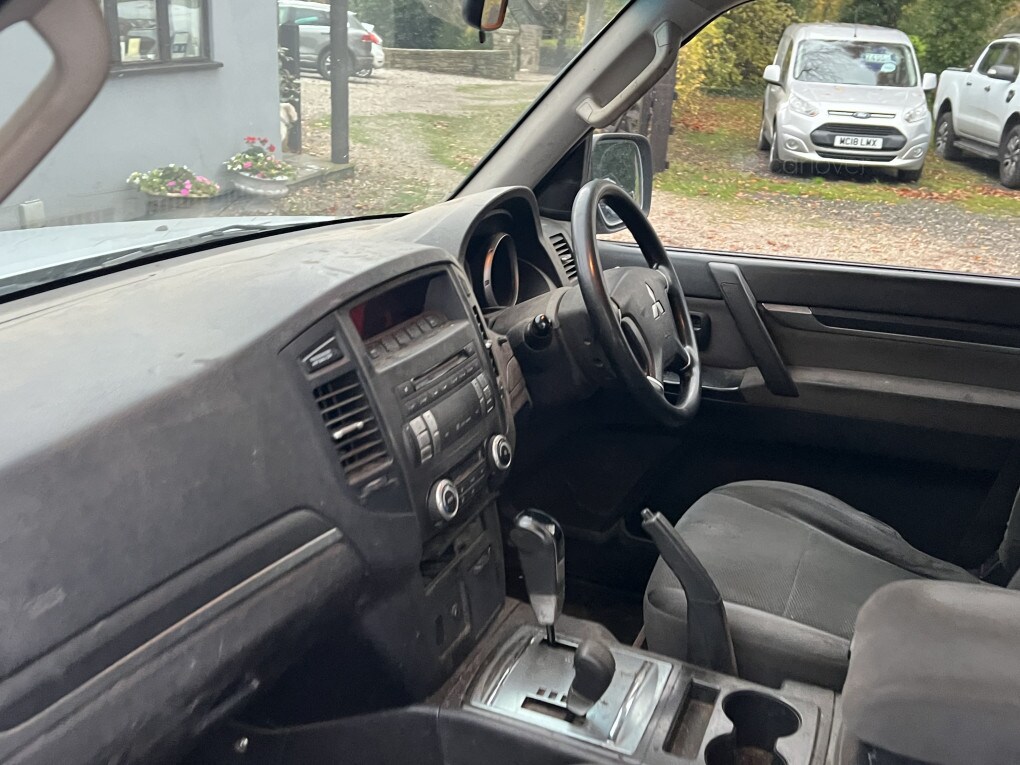 Used Mitsubishi Shogun 2010 for sale - 76497095: Photo 8