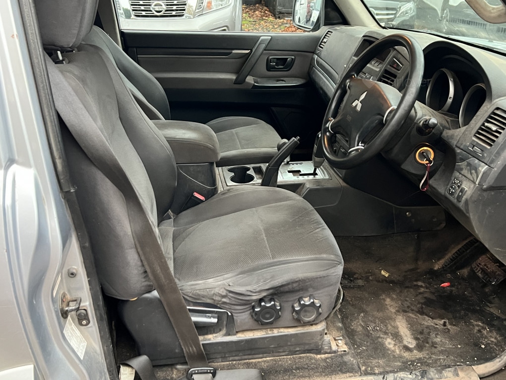 Used Mitsubishi Shogun 2010 for sale - 76497095: Photo 9