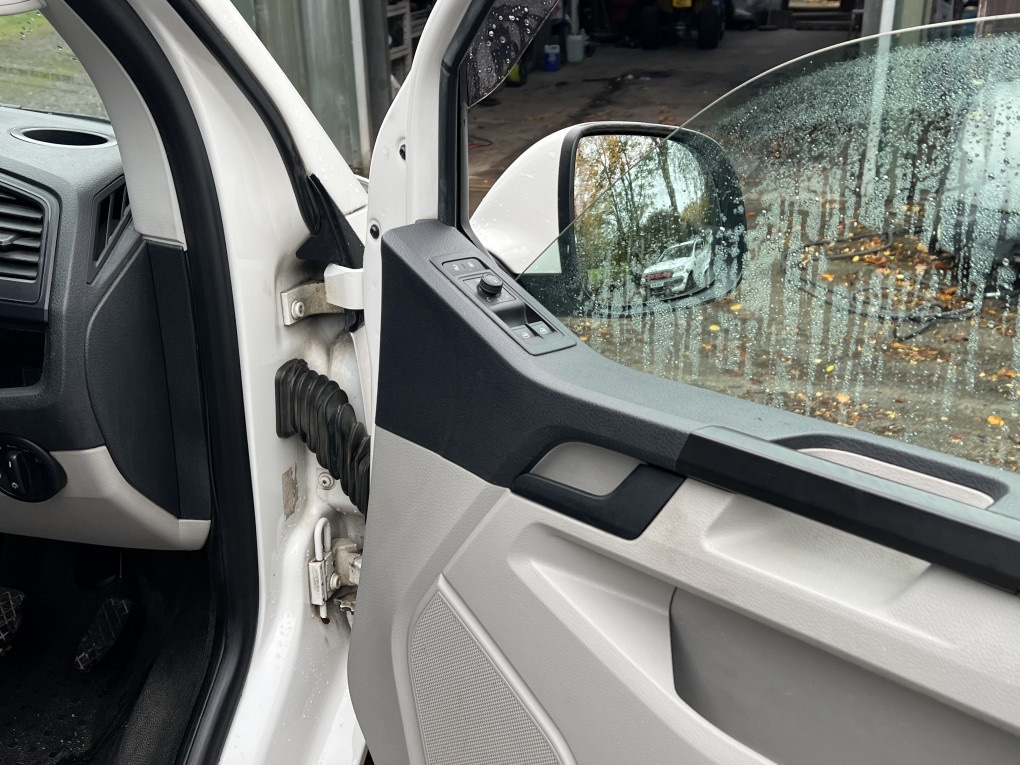 Used Volkswagen Transporter 2016 for sale - 76418111: Photo 29