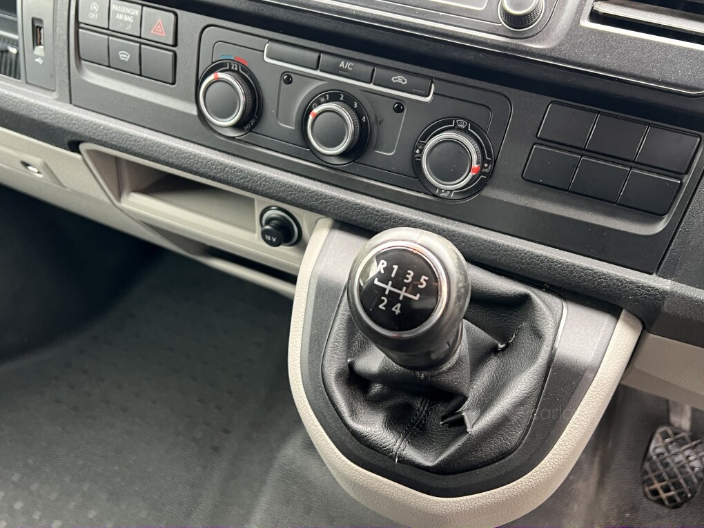 Used Volkswagen Transporter 2016 for sale - 76418111: Photo 32