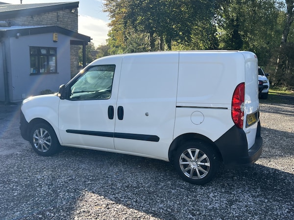 Used Vauxhall Combo 2018 for sale - 76186217: Photo 4