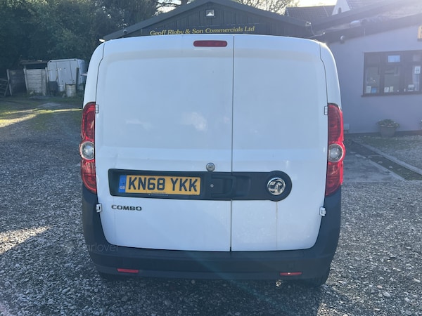 Used Vauxhall Combo 2018 for sale - 76186217: Photo 5