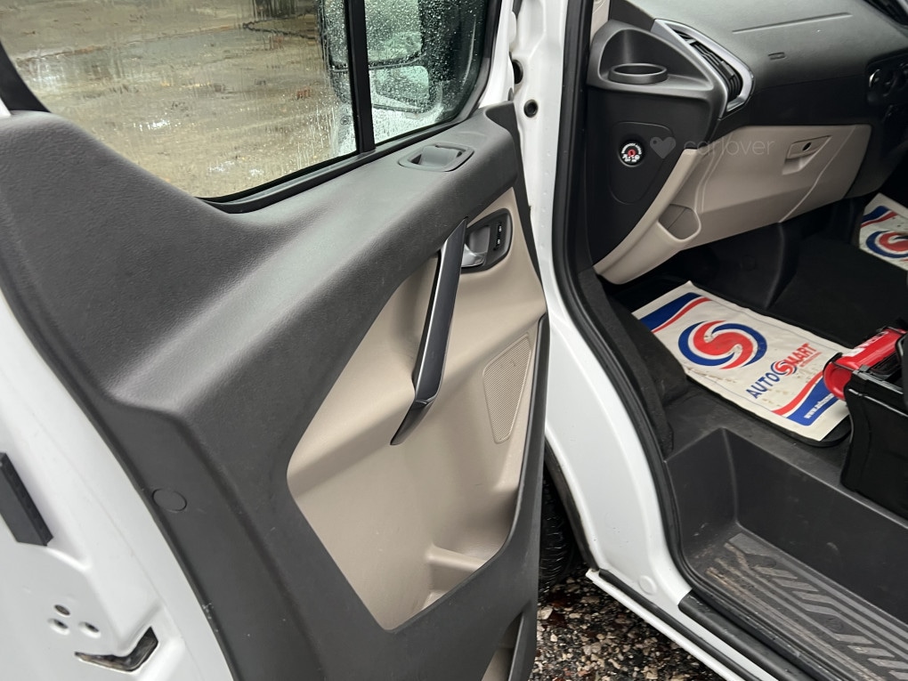 Used Ford Tourneo Custom 2015 for sale - 76799008: Photo 17