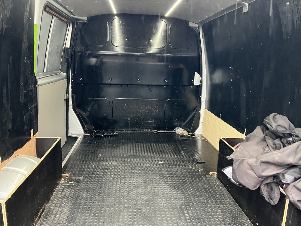 Used Volkswagen Transporter 2015 for sale - 76830422: Photo 11