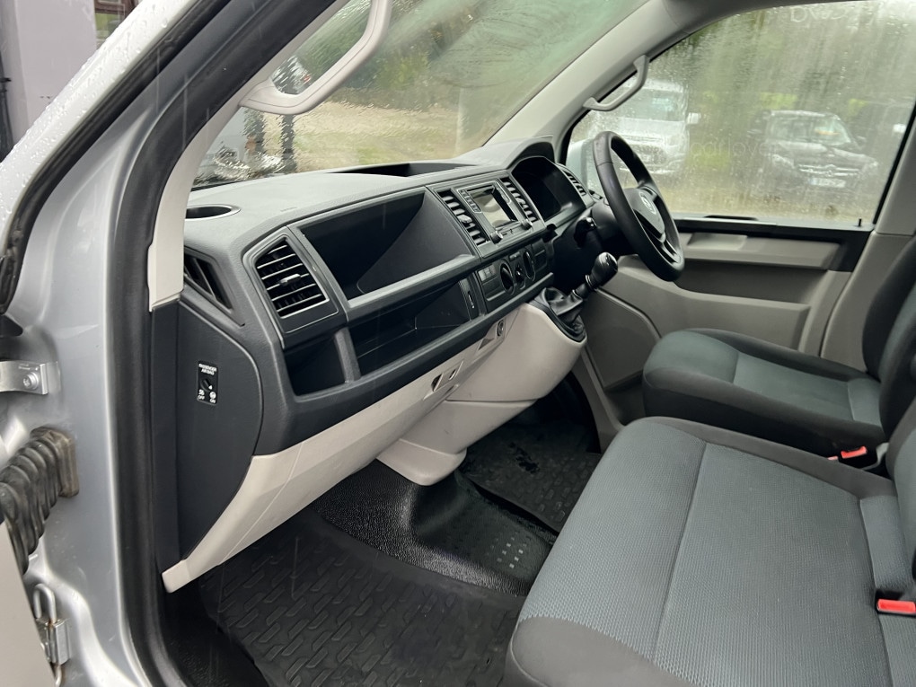 Used Volkswagen Transporter 2015 for sale - 76830422: Photo 18