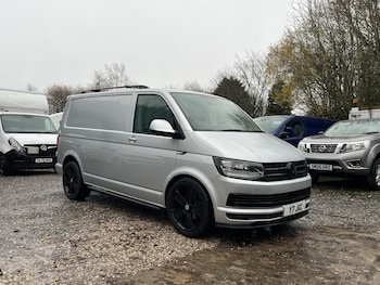 Used Volkswagen Transporter 2015 for sale - 76830422: Photo