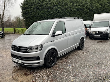 Used Volkswagen Transporter 2015 for sale - 76830422: Photo