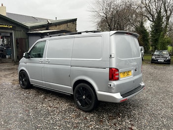 Used Volkswagen Transporter 2015 for sale - 76830422: Photo