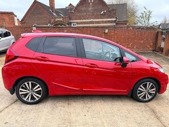 Used Honda Jazz 2017 for sale - 76496722: Photo