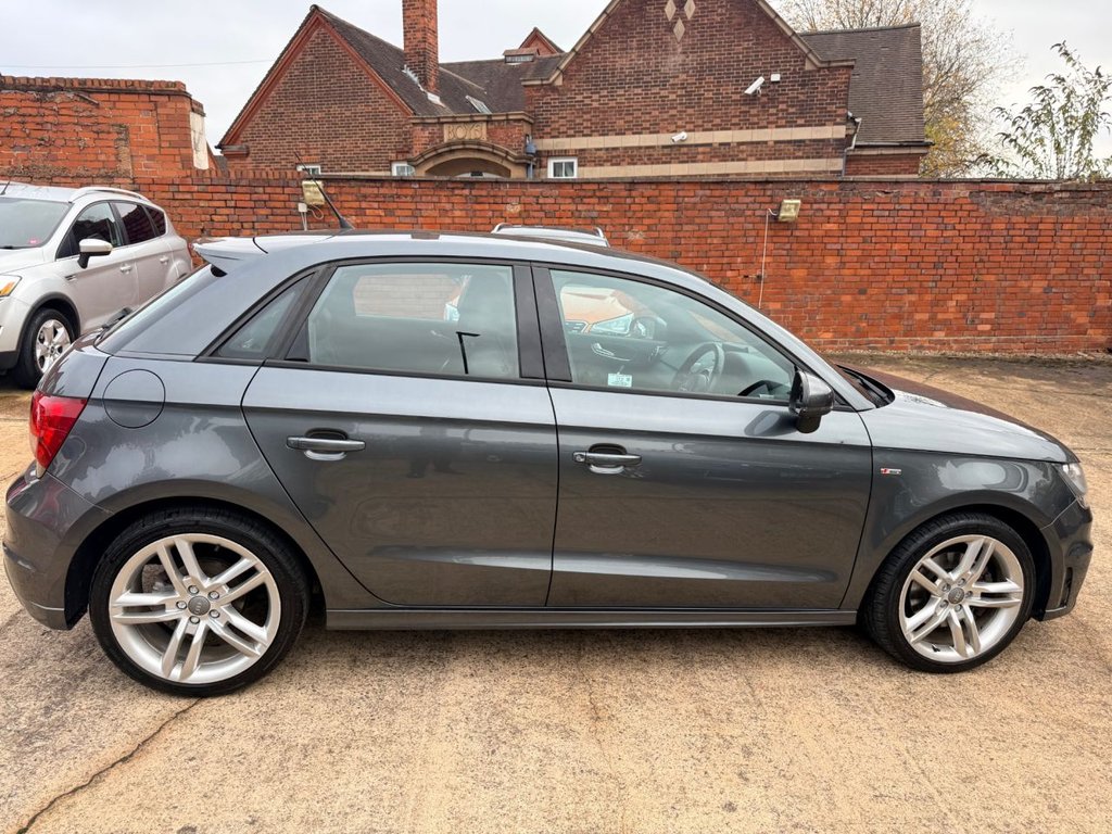 Used Audi A1 2013 for sale - 76496782: Photo 2