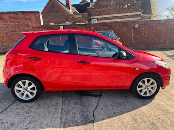 Used Mazda Mazda2 2014 for sale - 76396234: Photo