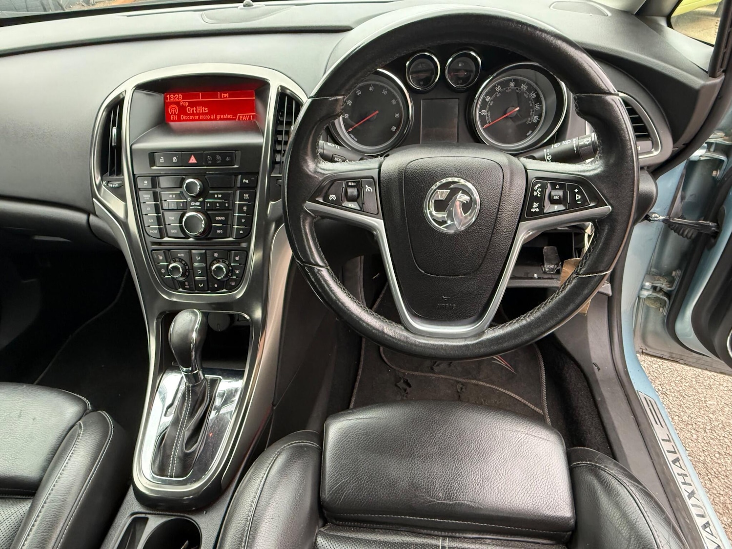 Used Volkswagen Golf 2011 for sale - 76990204: Photo 5