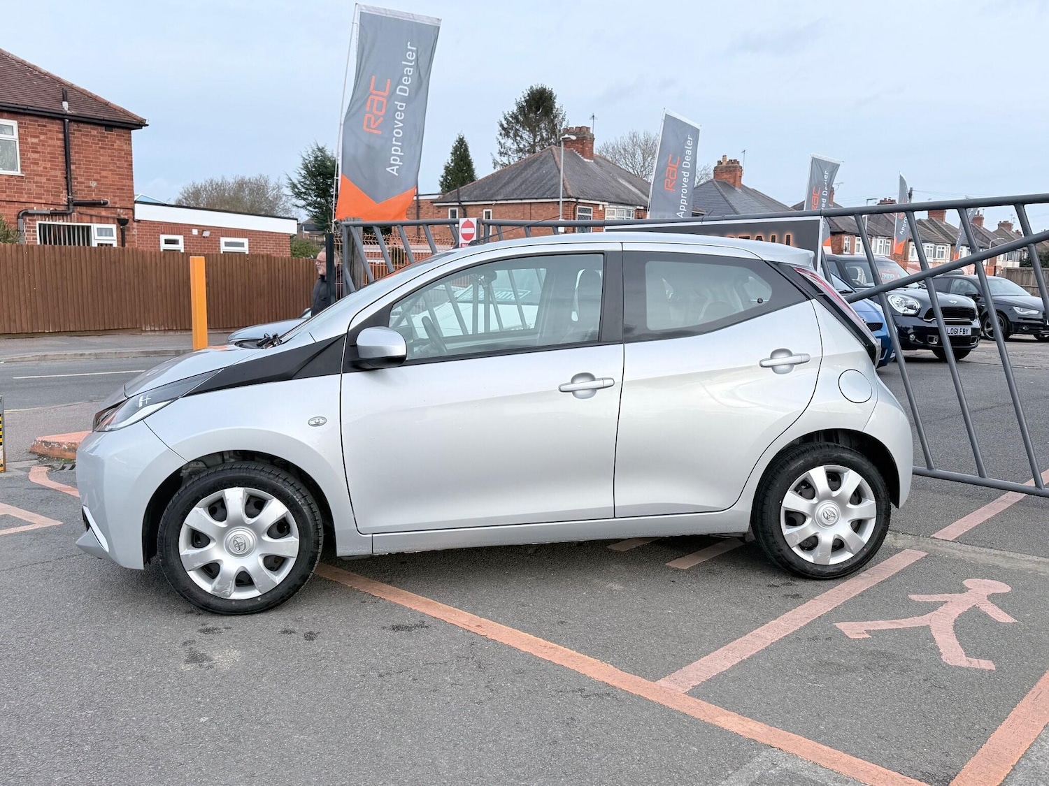 Used Toyota AYGO 2017 for sale - 77084450: Photo 10