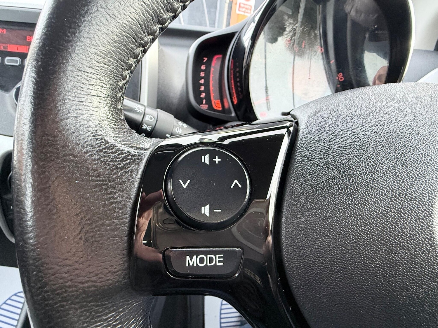 Used Toyota AYGO 2017 for sale - 77084450: Photo 26