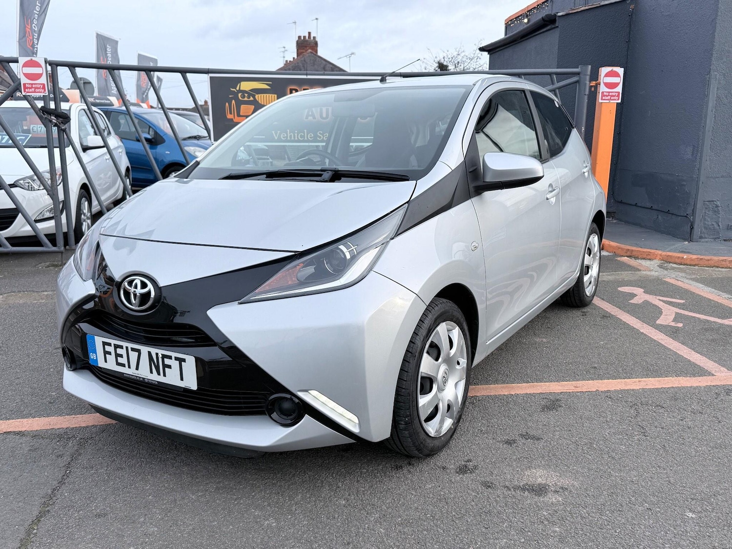 Used Toyota AYGO 2017 for sale - 77084450: Photo 6