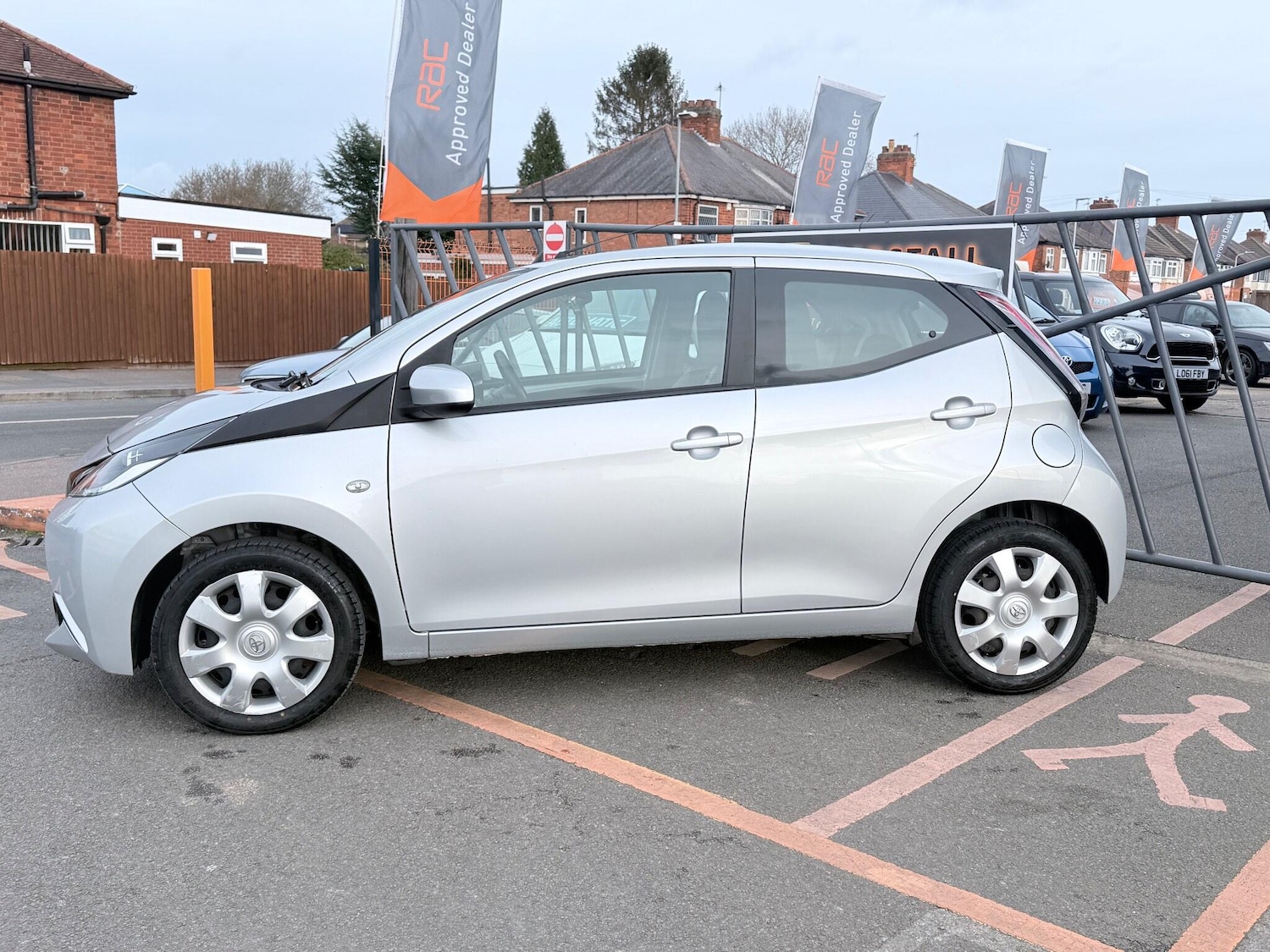 Used Toyota AYGO 2017 for sale - 77084450: Photo 9
