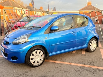 Used Toyota AYGO 2009 for sale - 76996912: Photo