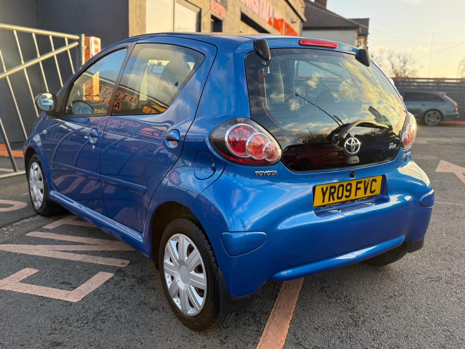 Used Toyota AYGO for sale - 76996912: Photo 4