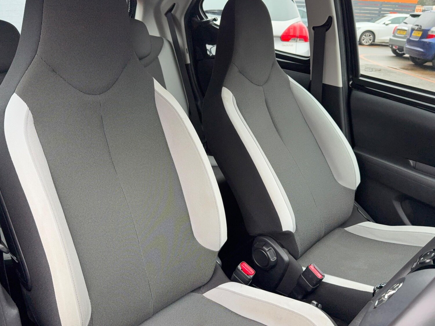 Used Toyota AYGO 2014 for sale - 77478983: Photo 26