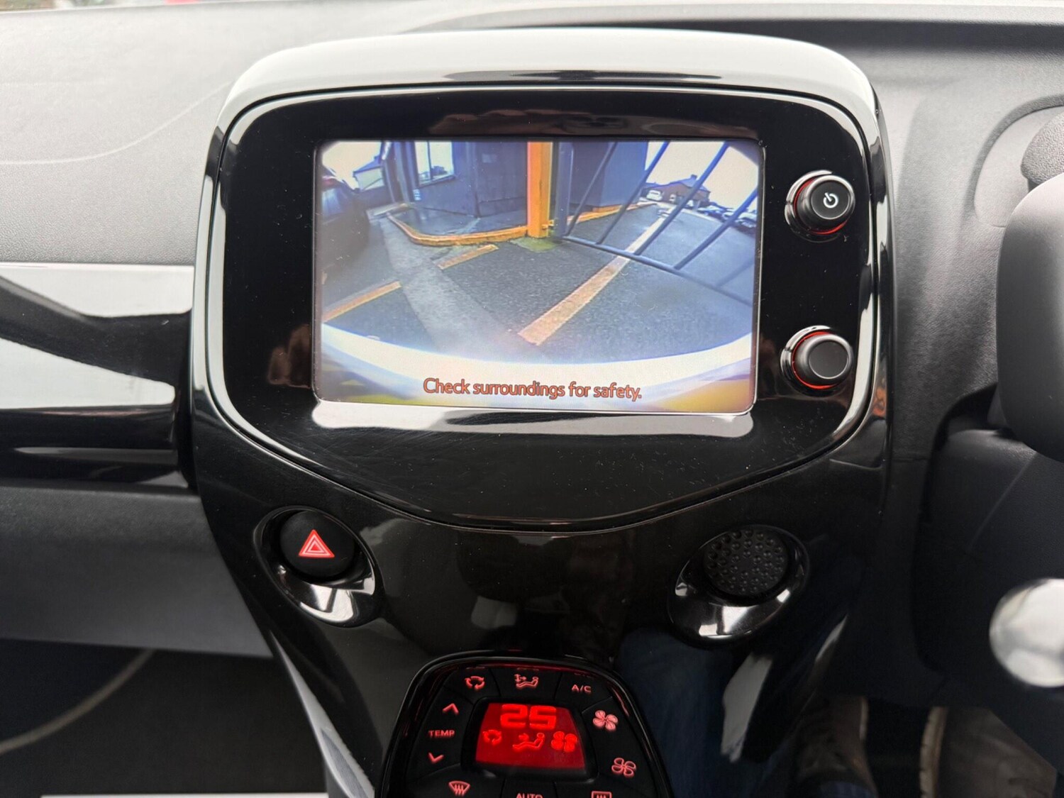 Used Toyota AYGO 2014 for sale - 77478983: Photo 32