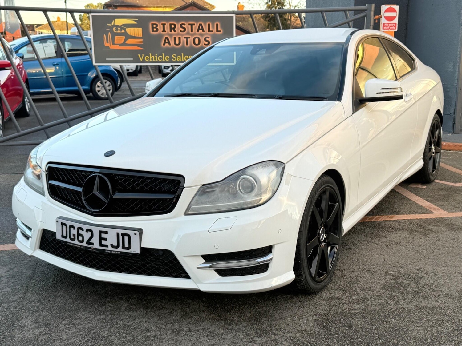 Used Mercedes-Benz C Class 2012 for sale - 76989810: Photo 3