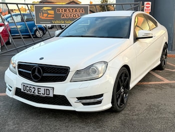 Used Mercedes-Benz C Class 2012 for sale - 76989810: Photo