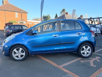 Used Toyota Yaris 2010 for sale - 77040145: Photo