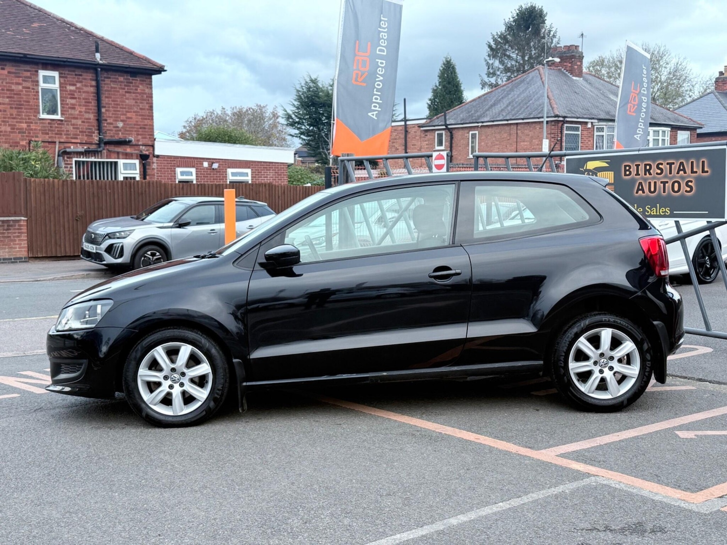 Used Volkswagen Polo 2010 for sale - 76989435: Photo 5