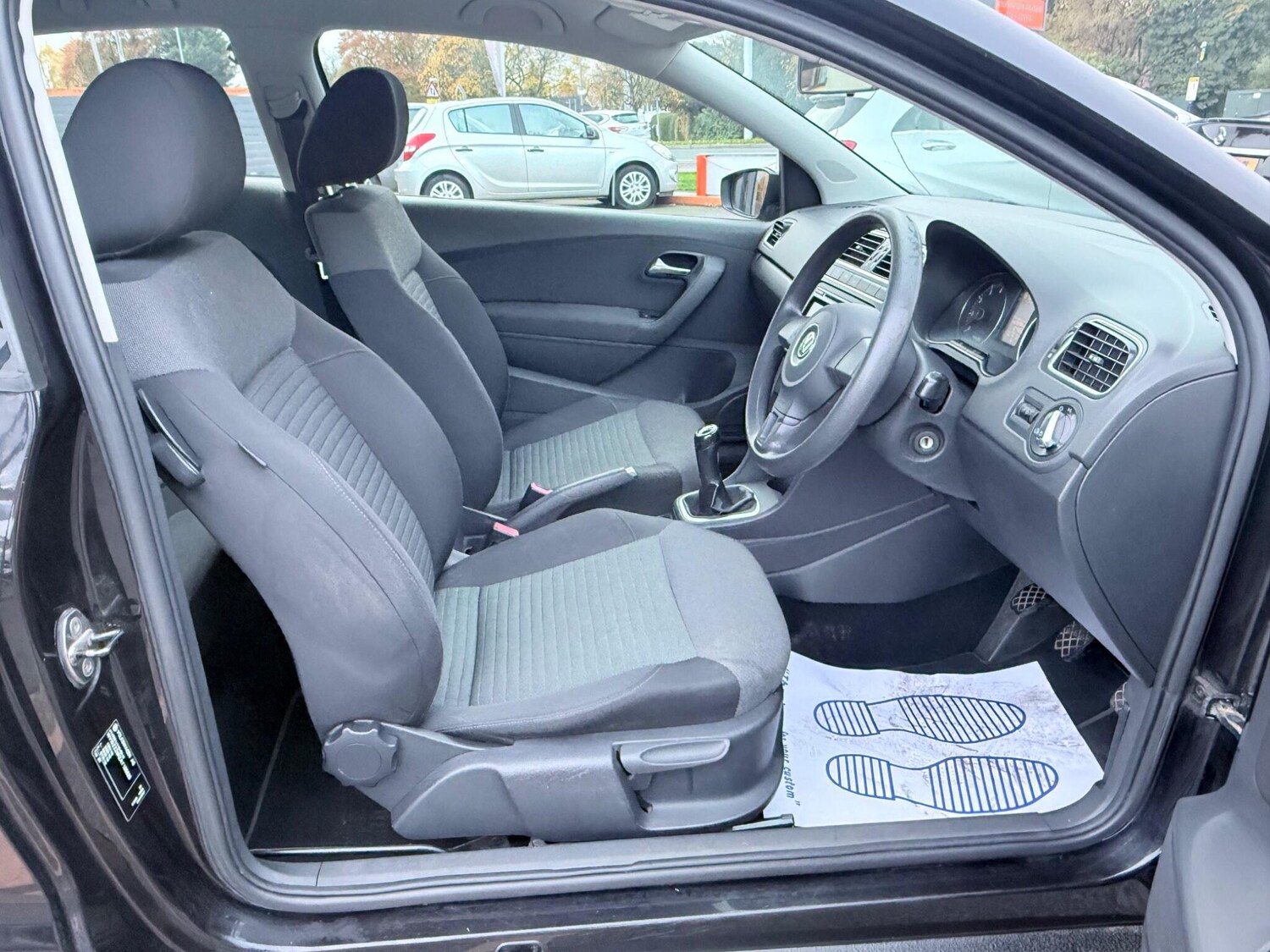 Used Volkswagen Polo 2010 for sale - 76989435: Photo 8