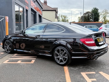 Used Mercedes-Benz C Class 2015 for sale - 76991798: Photo
