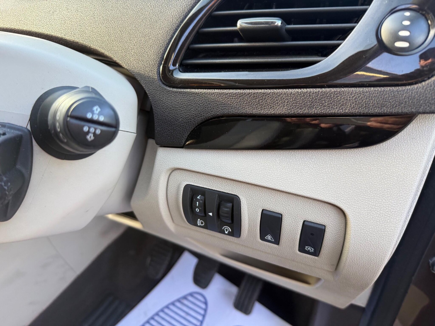 Used Renault Grand Scenic 2013 for sale - 77315433: Photo 30