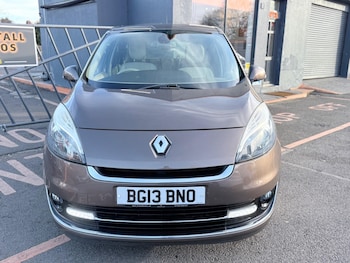 Used Renault Grand Scenic 2013 for sale - 77315433: Photo