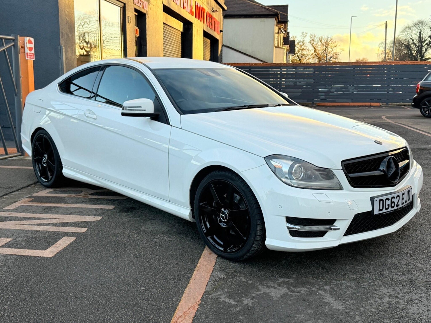 Used Mercedes-Benz C Class 2012 for sale - 77057416: Photo 1