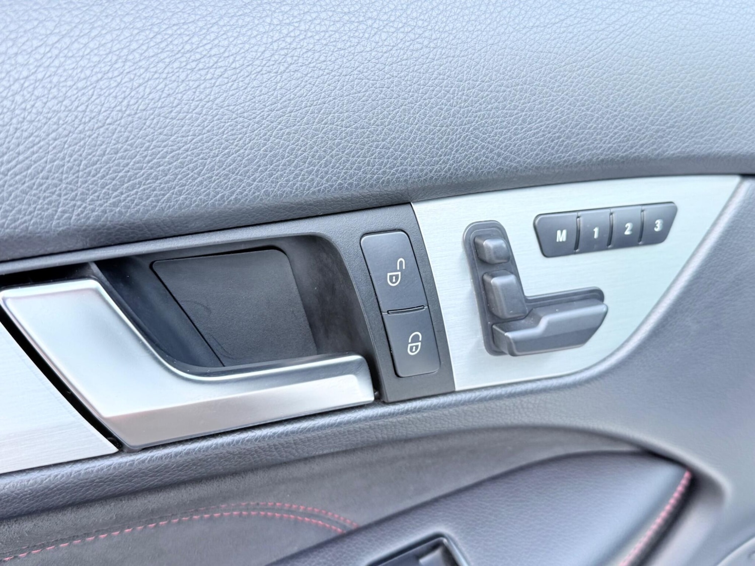 Used Mercedes-Benz C Class 2013 for sale - 77267039: Photo 32