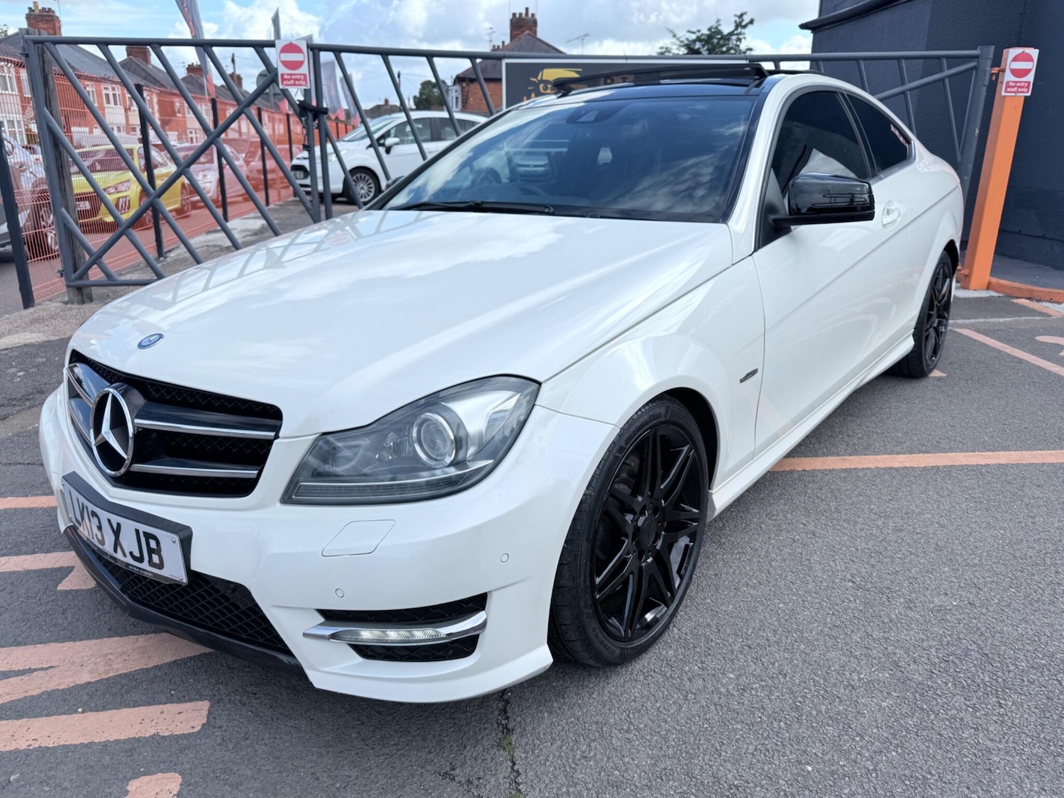 Used Mercedes-Benz C Class 2013 for sale - 77267039: Photo 4