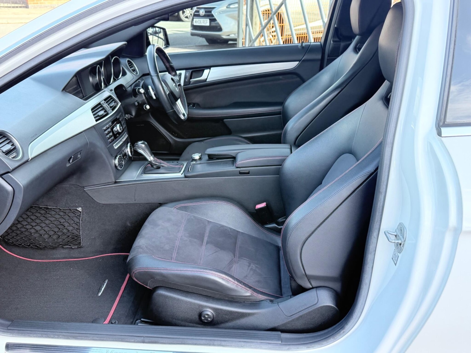 Used Mercedes-Benz C Class 2013 for sale - 77267039: Photo 44