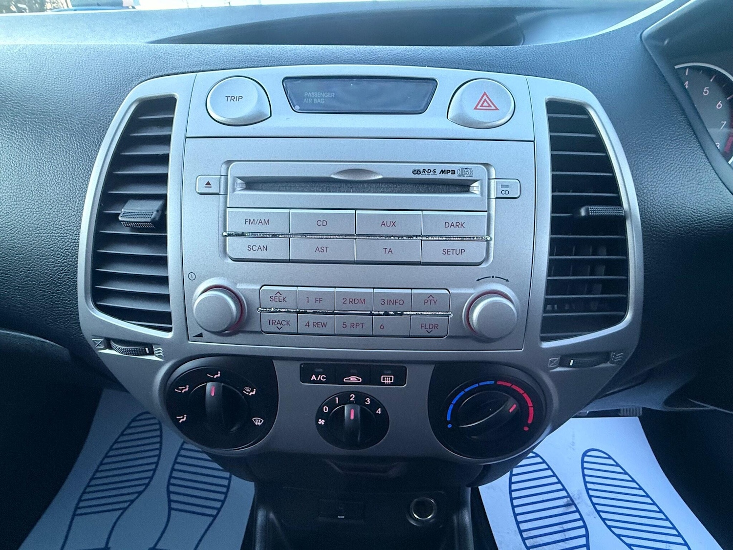 Used Hyundai i20 2010 for sale - 77191747: Photo 25